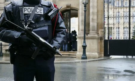 v2-paris-police