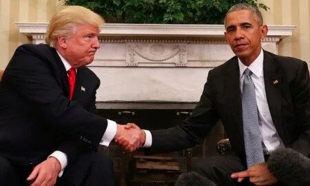 obama-trump-finger-cross-photoshop